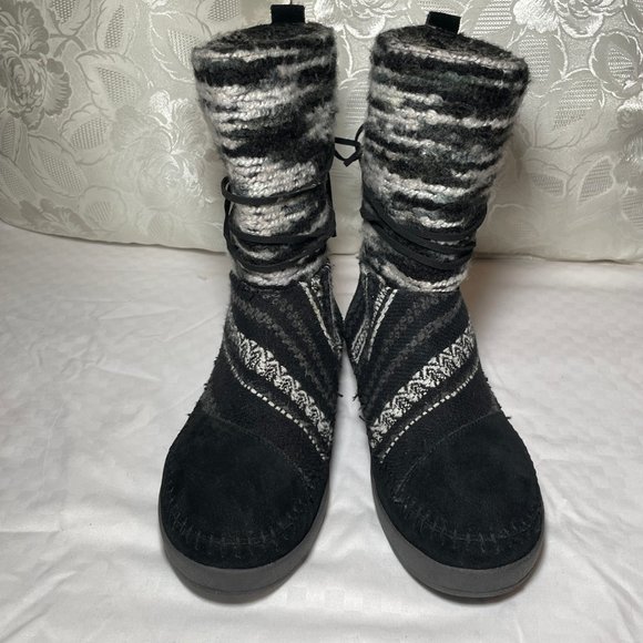 TOMS Nepal Mixed Woven Fleece Lined Suede Moccasin Boots - Picture 2 of 10